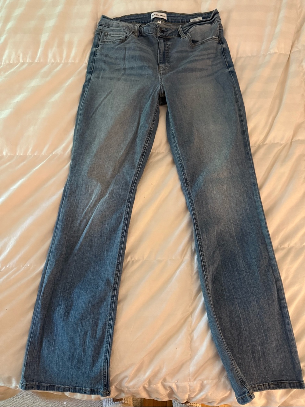 Straight-Leg Blue Jeans with Subtle Fade - Women's